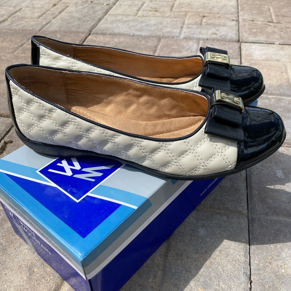 White Mountain Flats. Size 10.